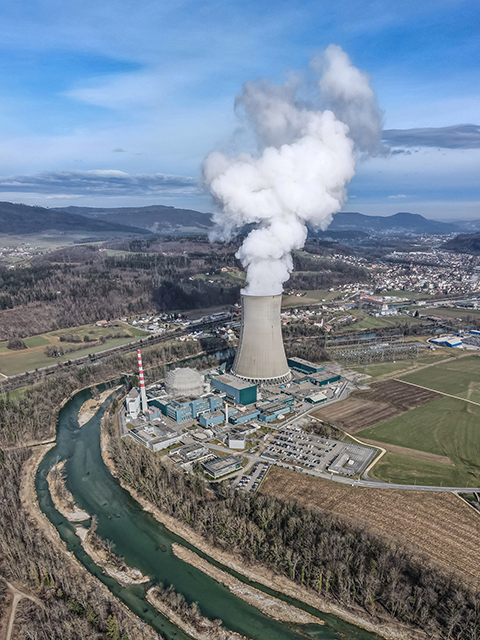 Das schweizerische Kernkraftwerk Gösgen an der Aare