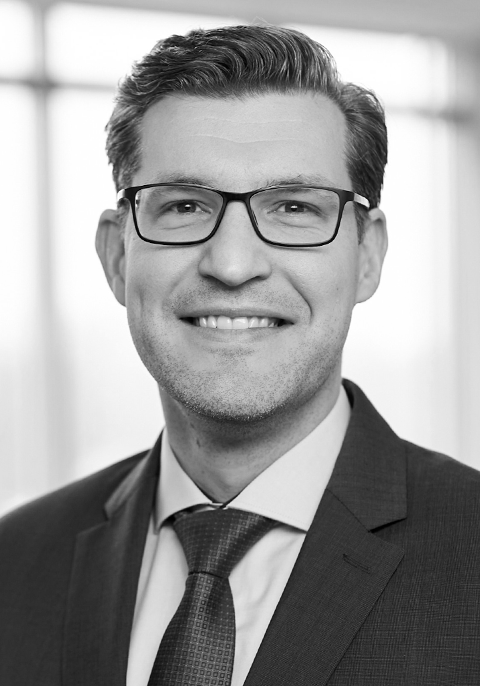 Dr. Lukas Linnenbrink